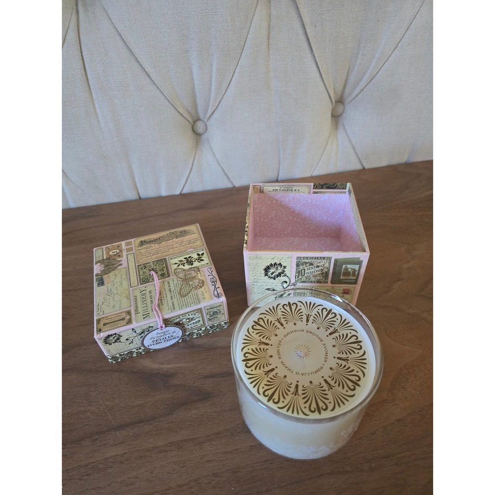 Punch Studio Orchid Petals Scented Candle in Decorative Keepsake Box – New
